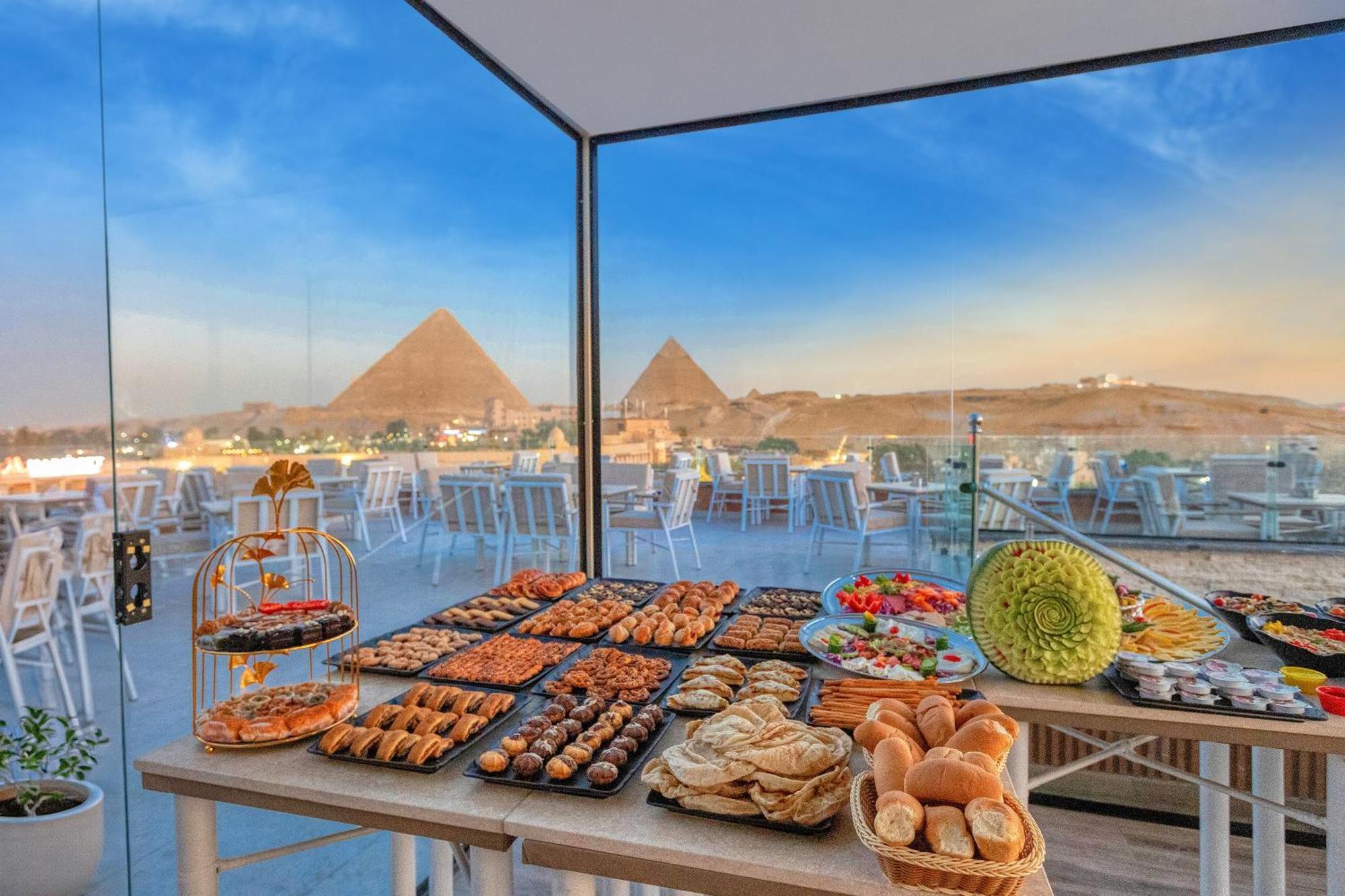 Gaia Pyramids Hotel Kafret el-Gabal エクステリア 写真