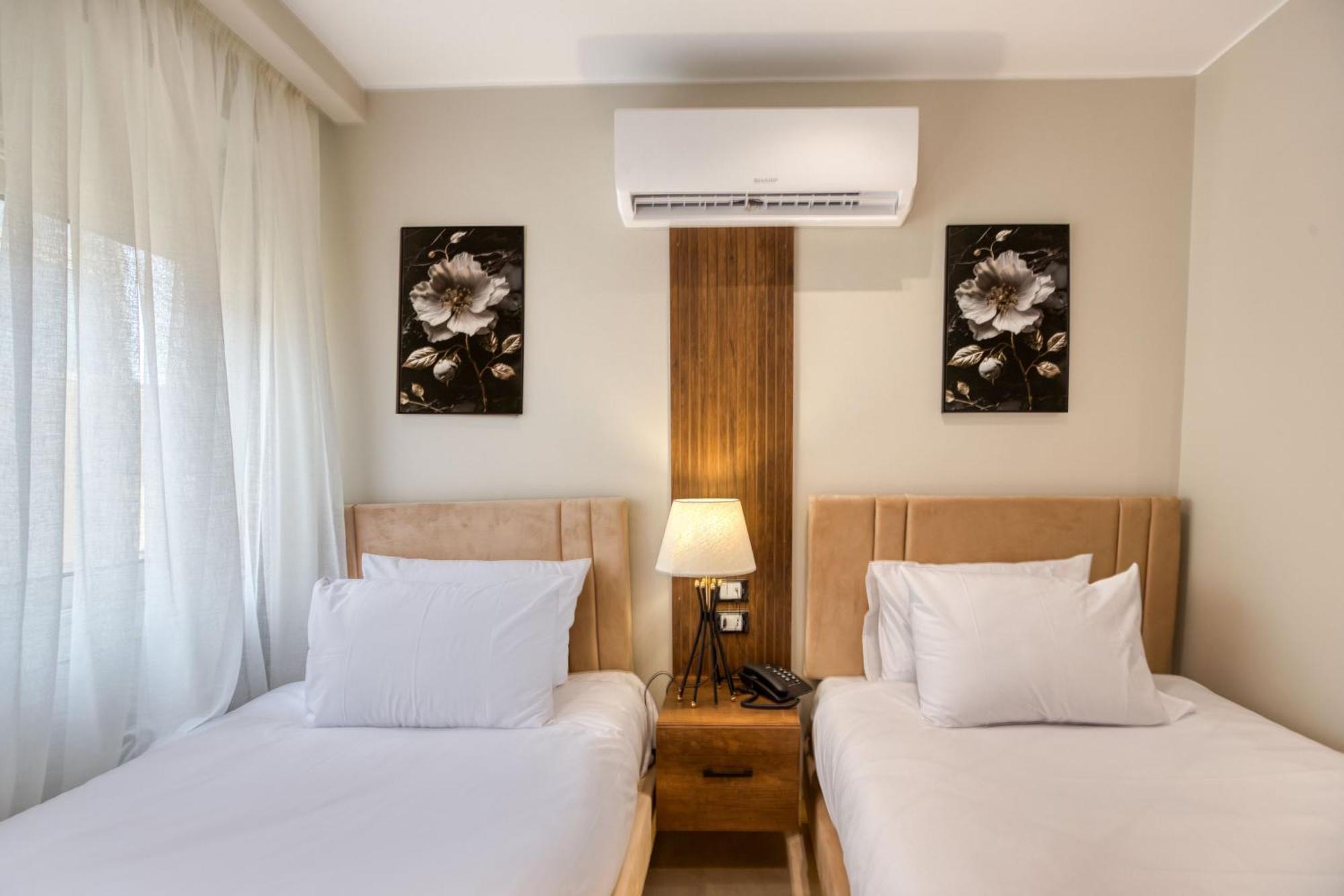 Gaia Pyramids Hotel Kafret el-Gabal エクステリア 写真