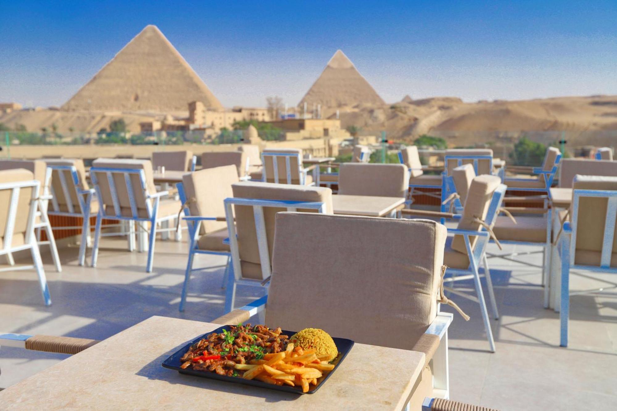 Gaia Pyramids Hotel Kafret el-Gabal エクステリア 写真