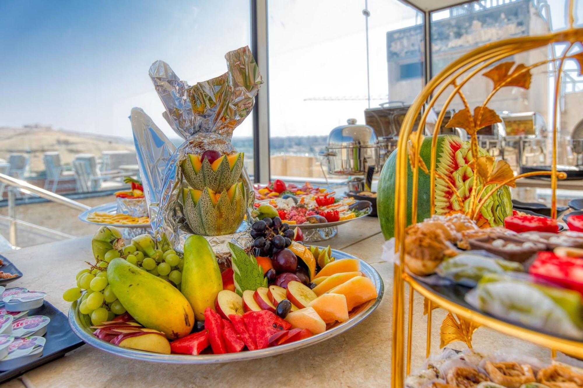 Gaia Pyramids Hotel Kafret el-Gabal エクステリア 写真