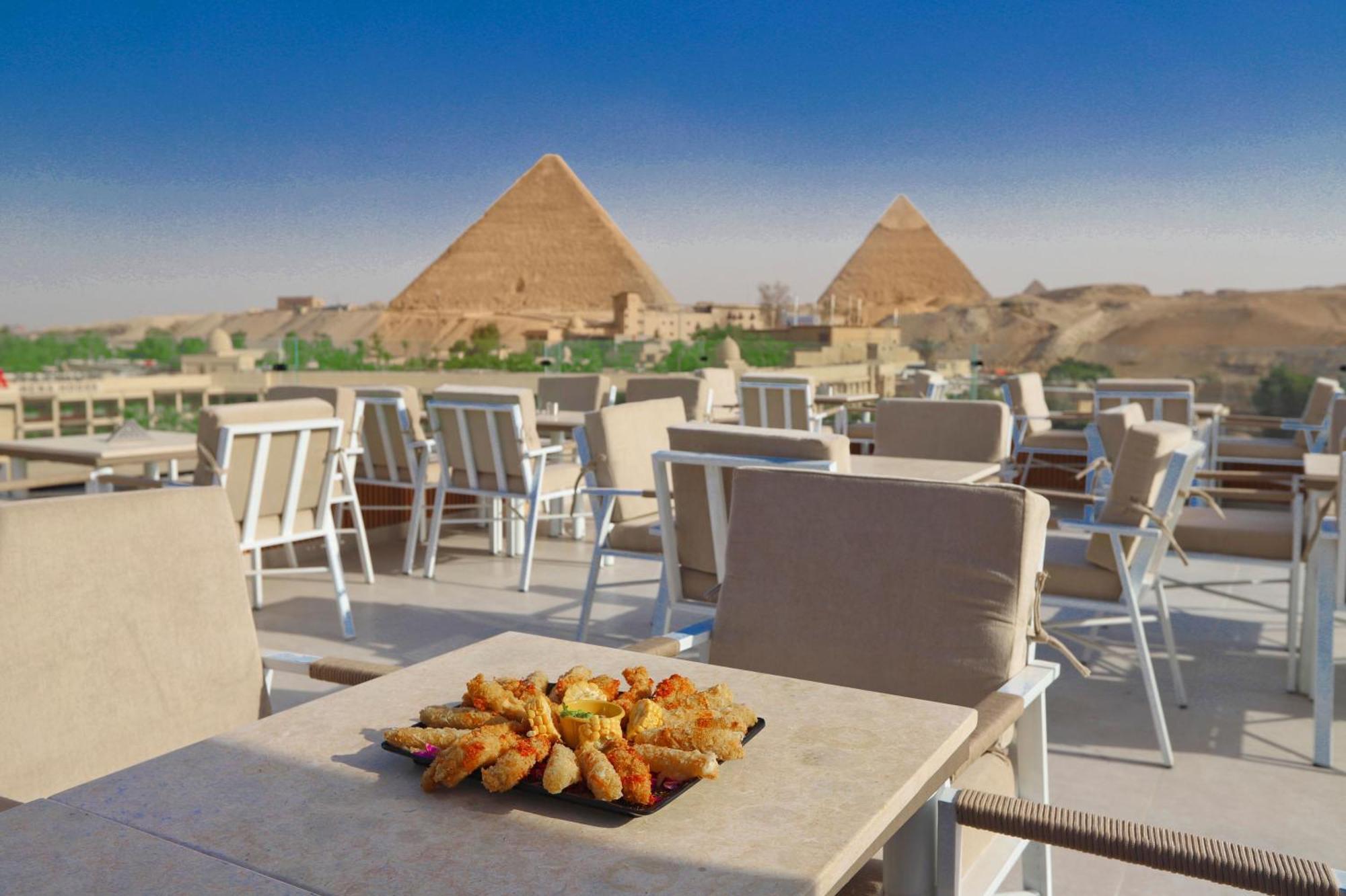 Gaia Pyramids Hotel Kafret el-Gabal エクステリア 写真