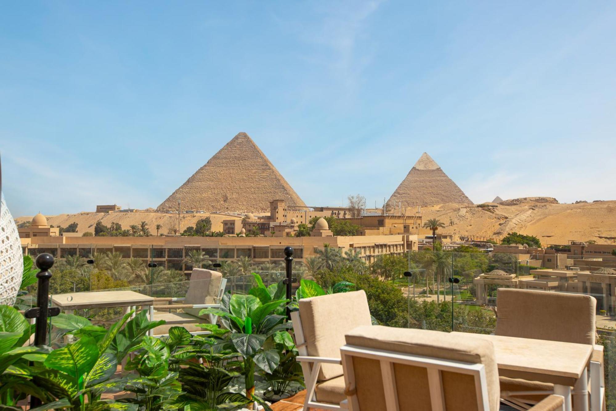 Gaia Pyramids Hotel Kafret el-Gabal エクステリア 写真