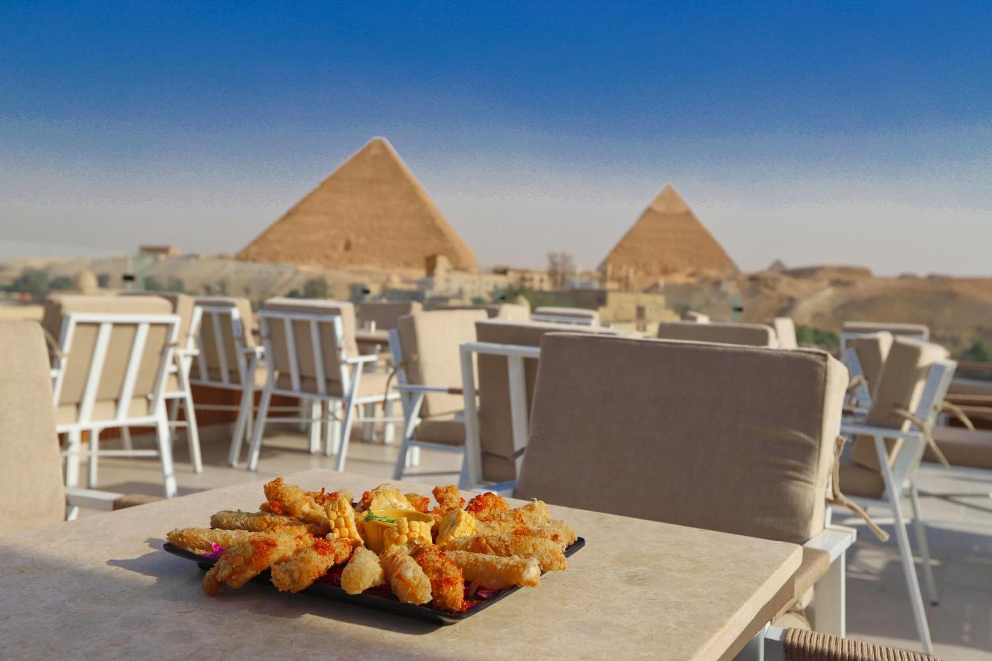Gaia Pyramids Hotel Kafret el-Gabal エクステリア 写真