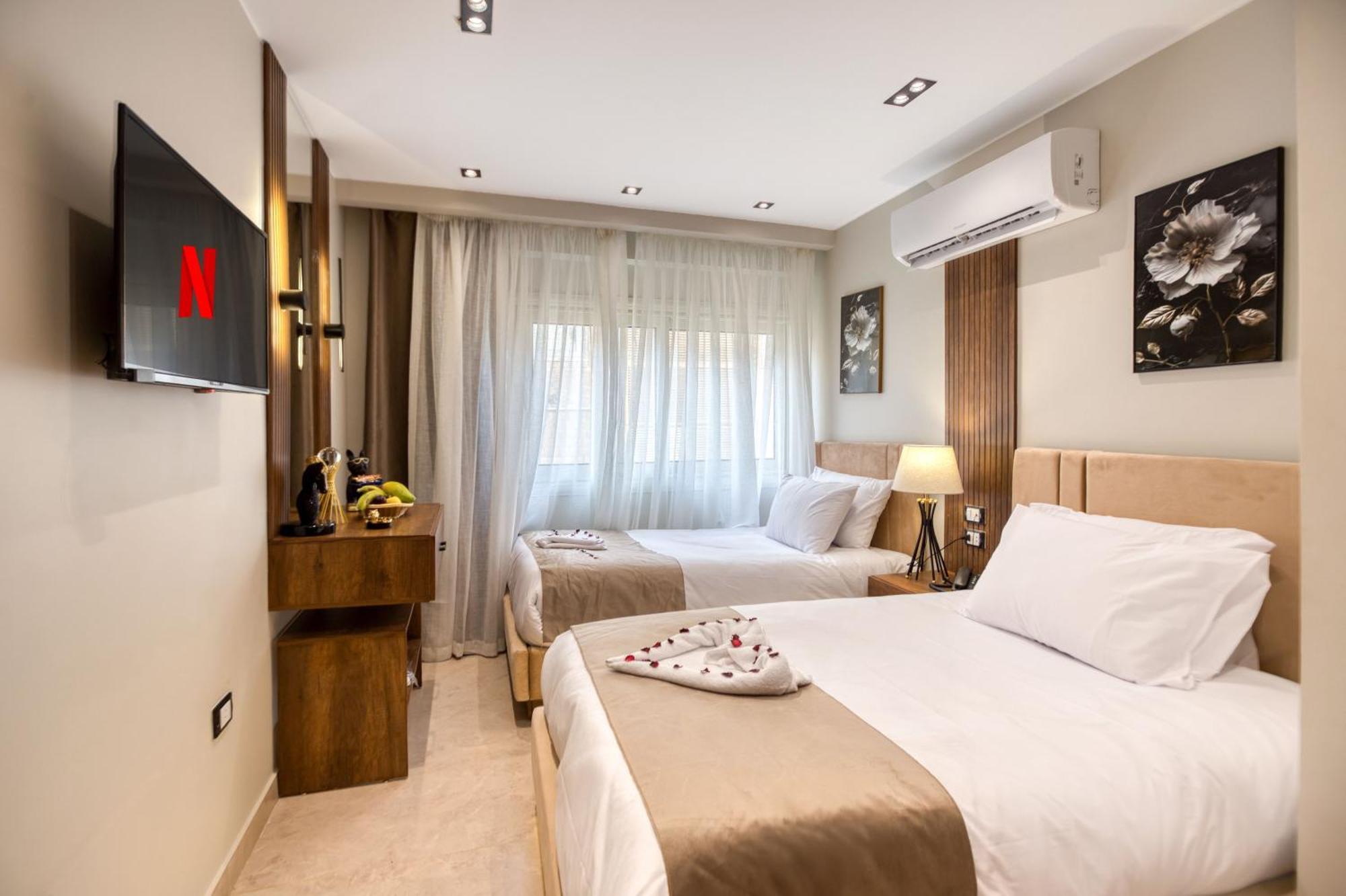 Gaia Pyramids Hotel Kafret el-Gabal エクステリア 写真