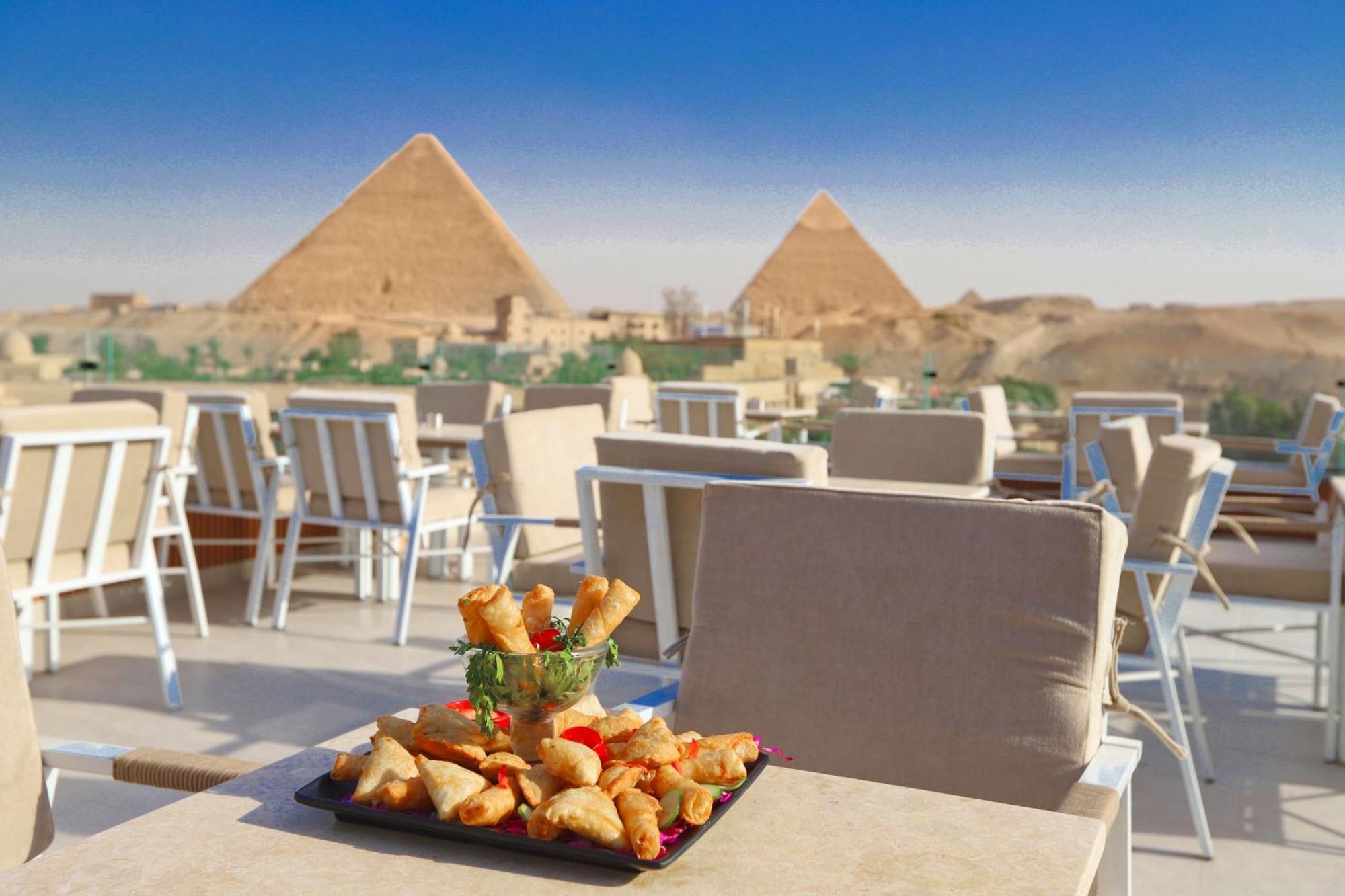 Gaia Pyramids Hotel Kafret el-Gabal エクステリア 写真