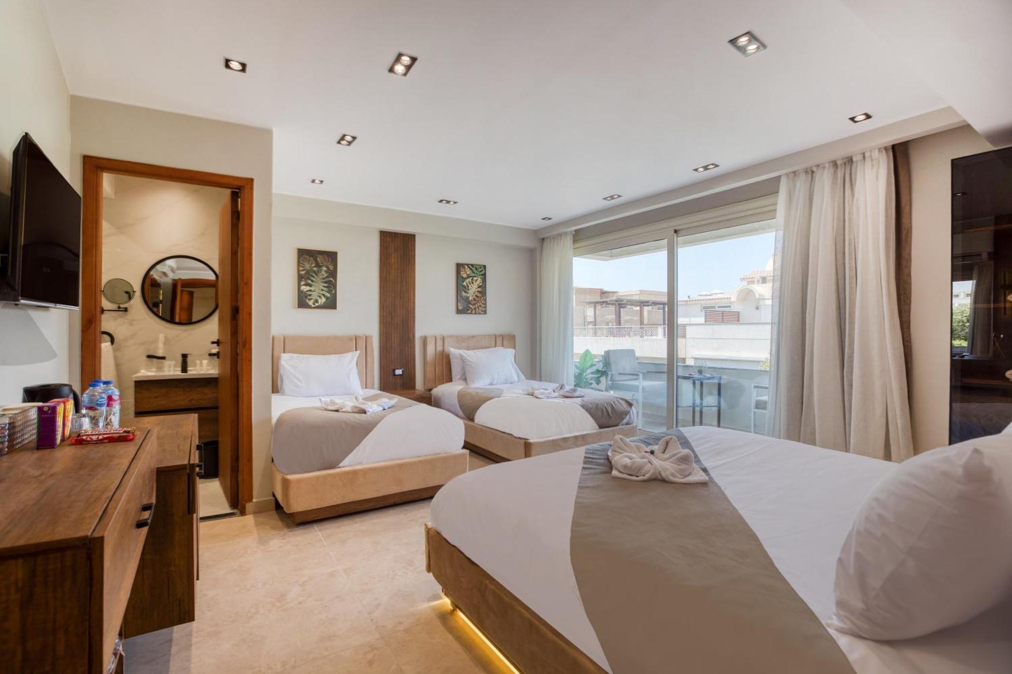 Gaia Pyramids Hotel Kafret el-Gabal エクステリア 写真