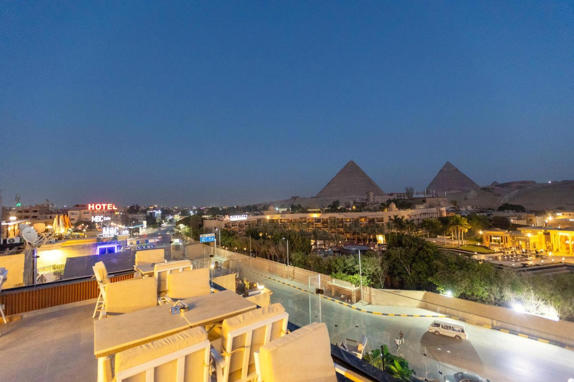 Gaia Pyramids Hotel Kafret el-Gabal エクステリア 写真