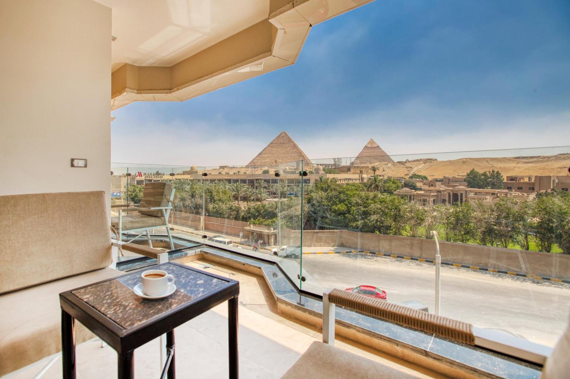 Gaia Pyramids Hotel Kafret el-Gabal エクステリア 写真